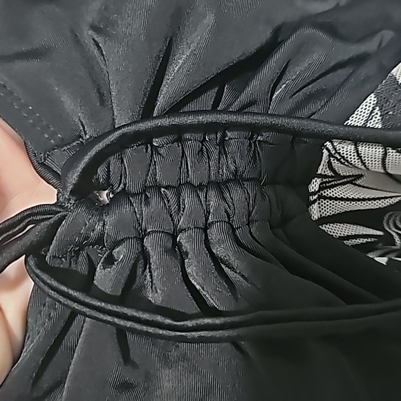 NWT Bloomchic bathing suit - Picture 6 of 8